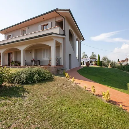 Apartamento 3 Bedroom Awesome In Pi Marti